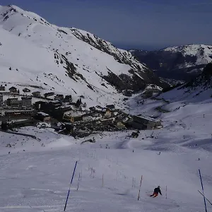2* Hotel Pierre & Vacances Le Montana